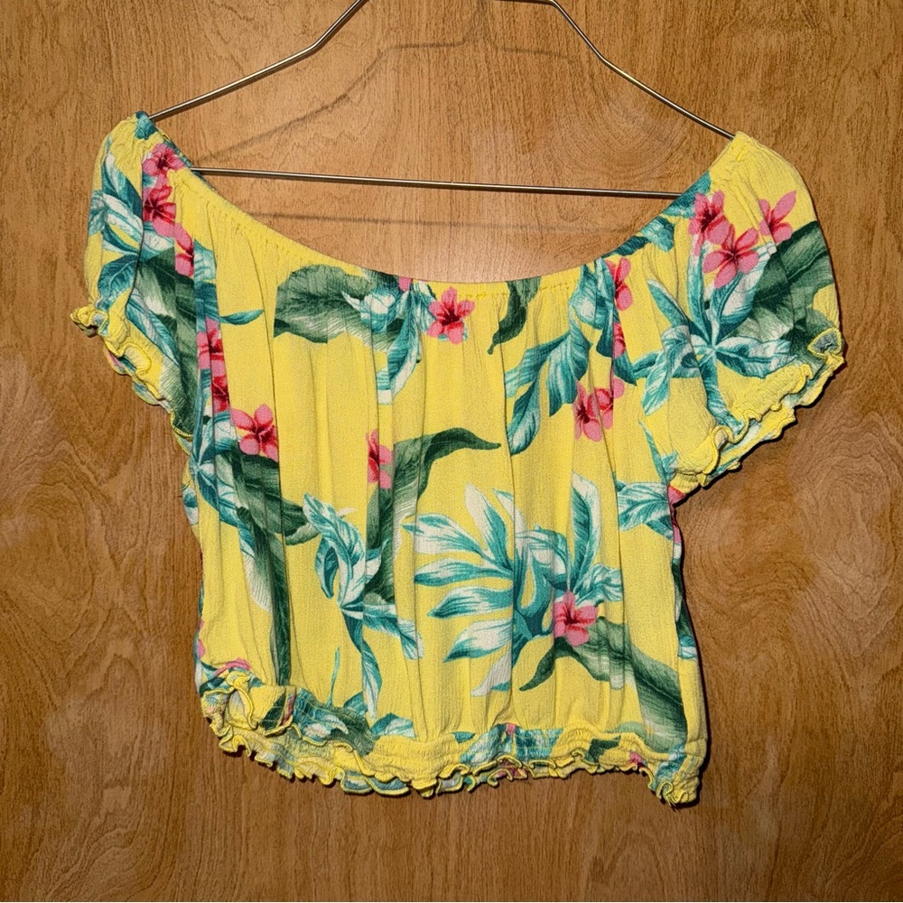 Hollister Floral Off-Shoulder Yellow Top Juniors Size Medium